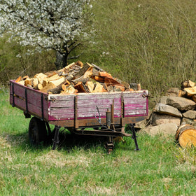 Yesland in-use under trailer while loading gear to reduce sway