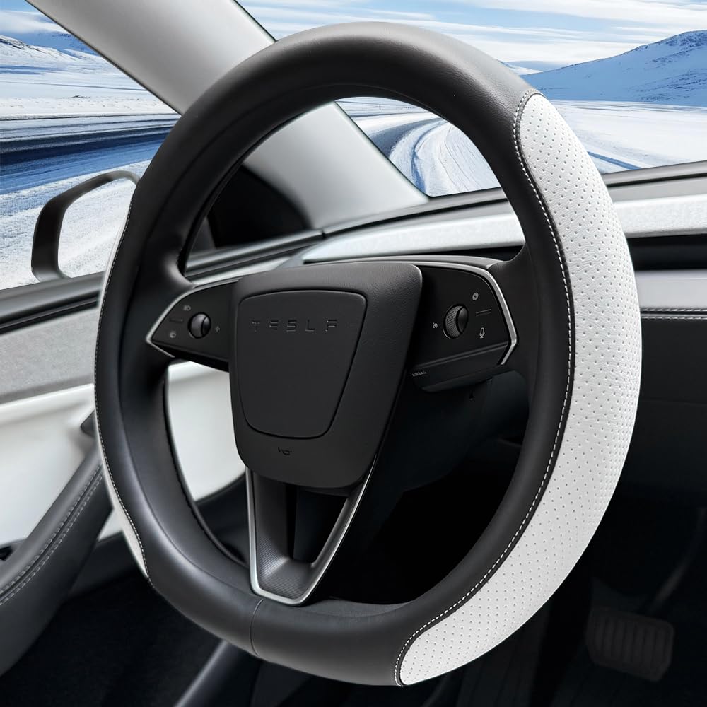 YOUDAXIN installed on Tesla steering wheel demonstrating secure non-slip grip