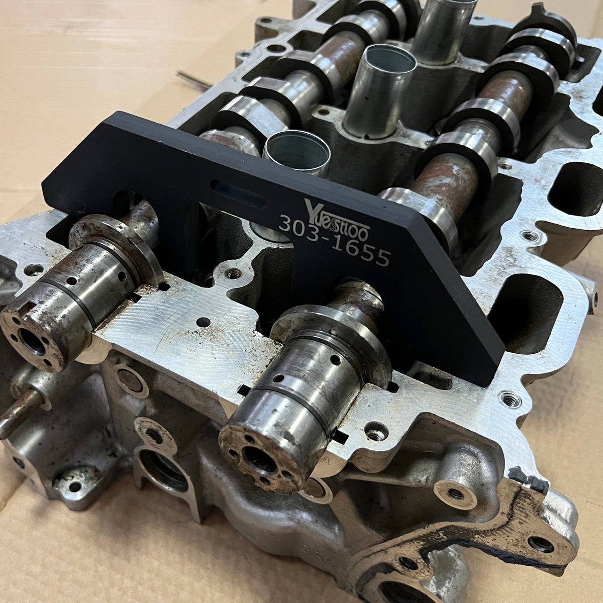 Yuesstloo tool in use on EcoBoost engine demonstrating correct alignment benefit