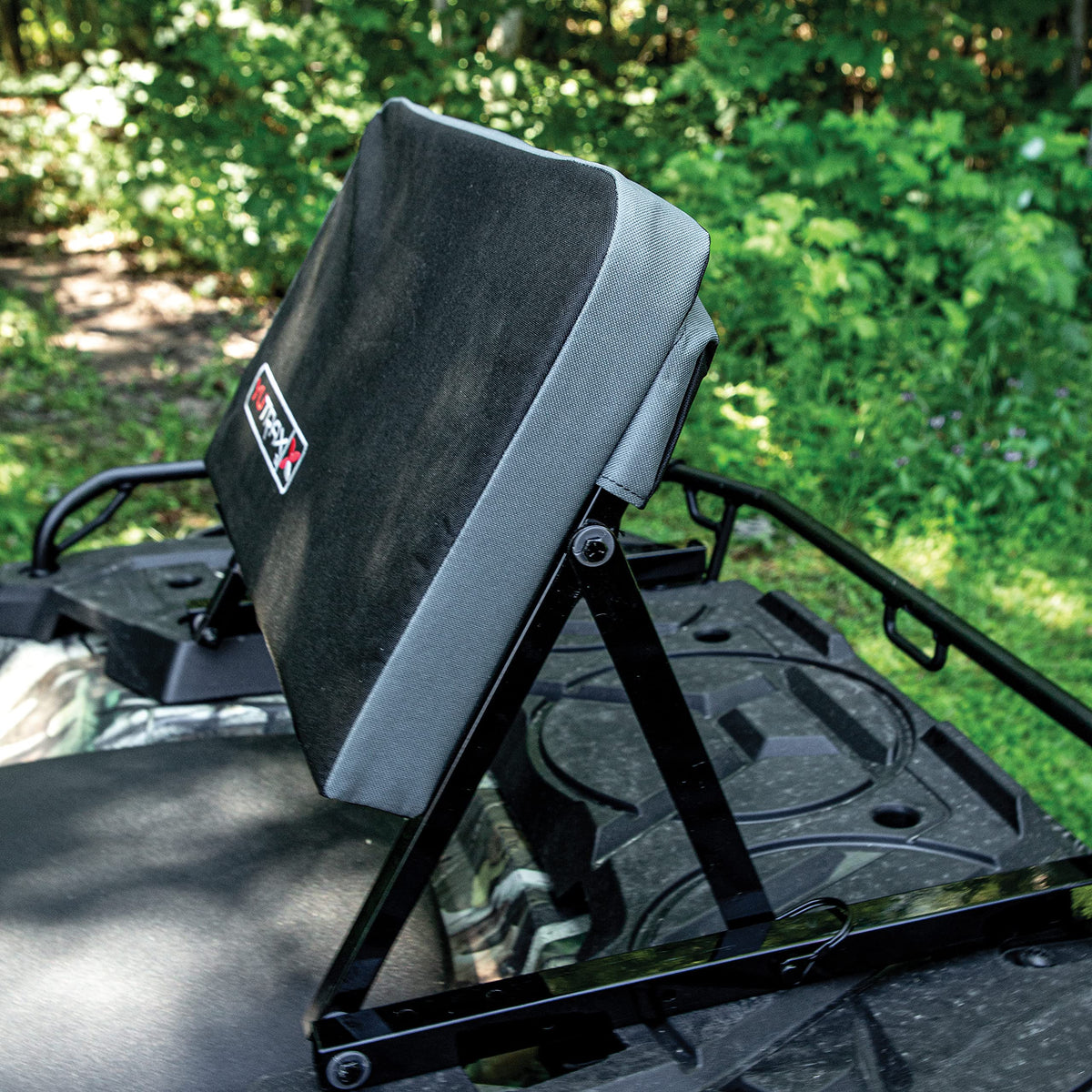 Yutrax steel frame powder-coated finish emphasizing durability and rust resistance