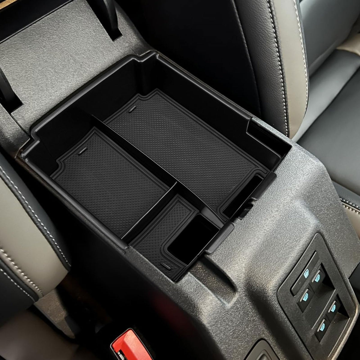 Zxiaochun tray with phone and keys illustrating practical capacity