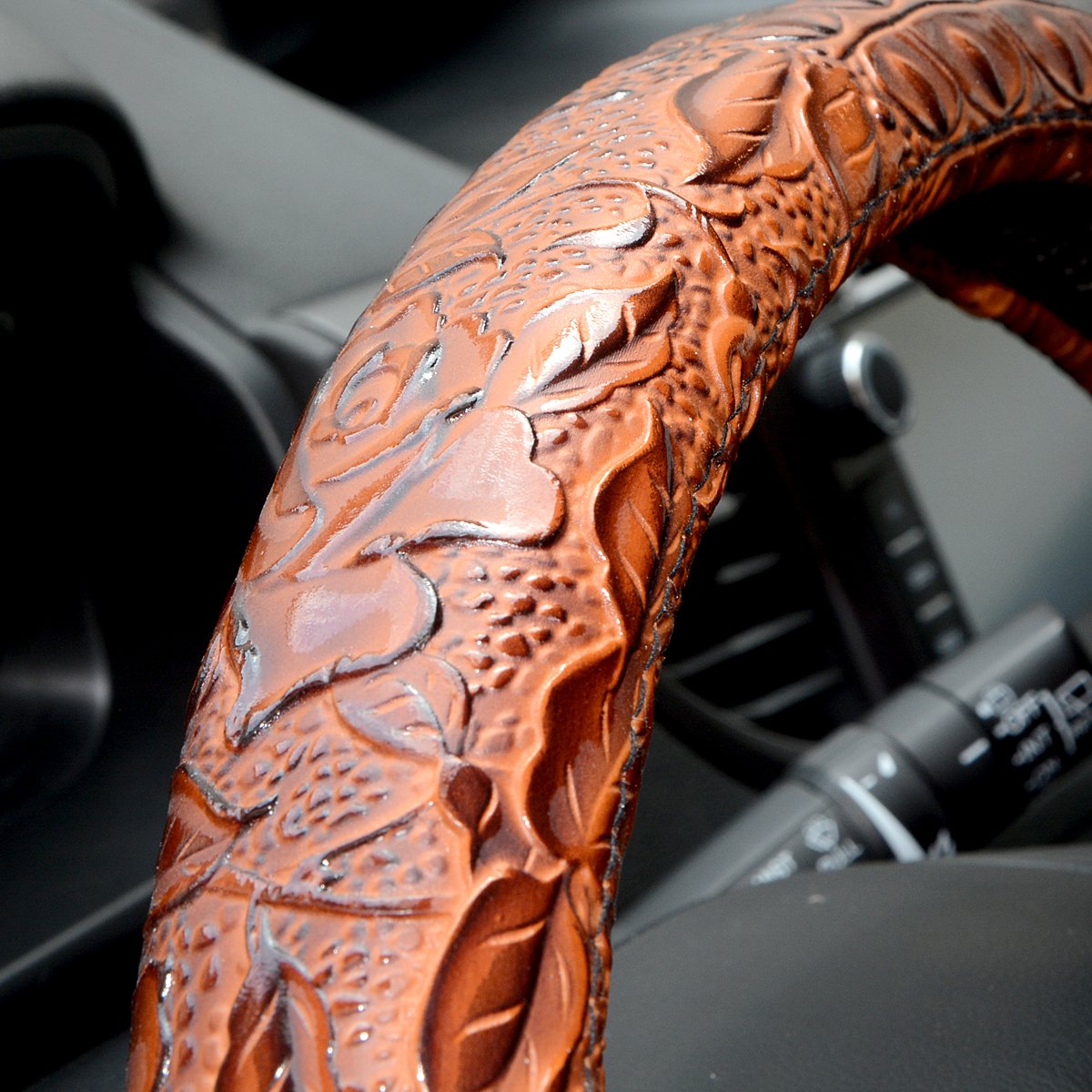ZYHW close-up leather texture highlighting comfort and grip benefits